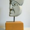 Visage en pierre (tuffeau) Sculpture de Fred Soula, sculpteur en Dordogne
