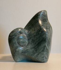 Refuge 2 - stéatite - 9 x 14 x 14,5 cm Sculpture abstraite en stéatite réalisée par Fred Soula, sculpteur en Dordogne