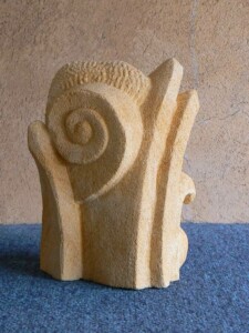 Naissance de Vénus - pierre des Eyzies - 2008 Sculpture abstraite en pierre réalisée par Fred Soula, sculpteur en Dordogne