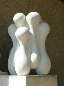 Mouvement - Tuffeau - 2009 - 50x30x30cm Sculpture abstraite en pierre réalisée par Fred Soula, sculpteur en Dordogne