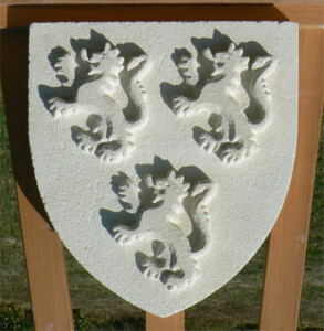 pierre de Sireuil - 2009 Blason de la Dordogne, en pierre de Paussac, de Fred SOULA sculpteur en Dordogne