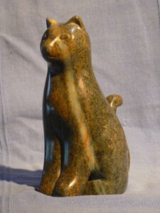 Chat - Stéatite - 2010 Chat - Sculpture animalière en stéatite, création de Fred SOULA sculpteur en Dordogne