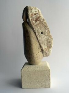 Signe - stéatite - 2009 Sculpture abstraite en stéatite réalisée par Fred Soula, sculpteur en Dordogne