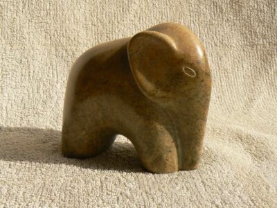 Eléphant - Stéatite - 2011 Eléphant - Sculpture animalière en stéatite, création de Fred SOULA sculpteur en Dordogne