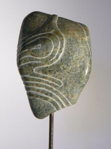 Kuna - stéatite - 2014 - 30x8x8cm Sculpture abstraite en stéatite réalisée par Fred Soula, sculpteur en Dordogne