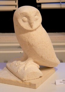 Chouette Effraie - pierre de Paussac - 2015 Chouette Effraie - Sculpture animalière en pierre, création de Fred SOULA sculpteur en Dordogne