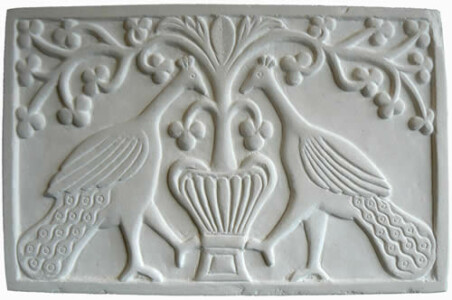 pierre de Richemont - 2007 - d'après un motif de Pise Bas-relief de Paons en pierre de Richemont, de Fred SOULA sculpteur en Dordogne